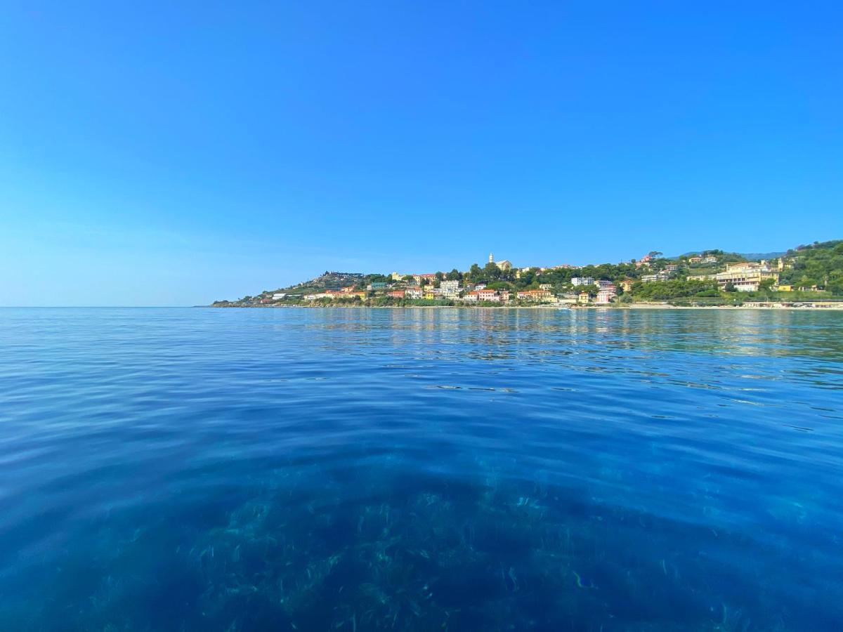 Luxury Tugurio Villa Арма ди Таджия Екстериор снимка